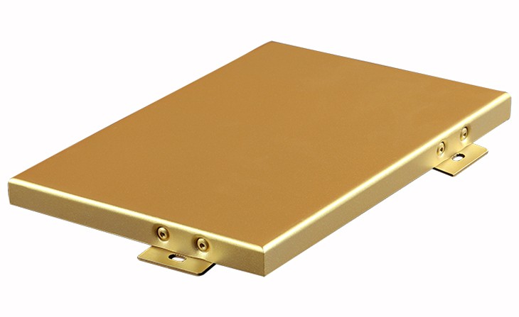 氟碳鋁單板介紹------------------------  氟碳鋁單板作為幕墻的一種形式，多用于作墻體 蔽護和不采光的墻壁，代替馬賽克和一般噴沙外墻。鋁單板幕墻 作為鋁單板幕墻的一種，以其質地輕，強度好的物點在高層建筑的作用上有優(yōu)勢，由于高層建筑時刻受到各種荷載的作用，所受風壓大，馬賽克容易脫落，硬度不強 的幕墻材料會因為大的風壓而變形。高層建筑作為幕墻使用大戶，鋁單板幕墻基于它獨特的優(yōu)勢而得以大量使用    ◆色彩艷麗，久經耐用、不褪色，  ◆環(huán)保、防火、防潮，  ◆品種多元化，圖案，色彩可以根據(jù)用戶要求定做，  ◆ 良好的平整性、防潮性和抗油性  ◆ 非常出色的耐腐蝕性，抵抗潮濕環(huán)境、紫外線  ◆ 無懈可擊的防火、防潮功能及耐腐蝕性功能，吸音、隔熱性能好，具有完美的吸音效果  ◆ 鋁網(wǎng)板結構精巧，拼接無縫，可保持二十年不變色；  ◆ 無毒無味，環(huán)保，可回收     01.jpg  氟碳鋁安裝工藝------------------------   1、施工前，對照鋁板幕墻的骨架設計，復檢主體結構的質量。因為主體結構質量的好壞，對幕墻骨架的排列位置影響較大。特別是 墻面垂直度，平整度的偏差，以及外墻洞口位置，將會影響整個幕墻的水平位置。  2、詳細核查施工圖紙和現(xiàn)場實測尺寸，以確保設計加工的完善。  3、鋁板幕墻依靠腳手架進行施工，根據(jù)幕墻骨架設計圖紙規(guī)定的高度和寬度，搭設施工雙排腳手架。腳手架距墻面不小于50cm，以方便施工。  4、外墻面底層抹灰施工完畢，并檢查驗收合格  02.jpg  氟碳鋁單板應用案例------------------------    1bdd513271e595e9.jpg